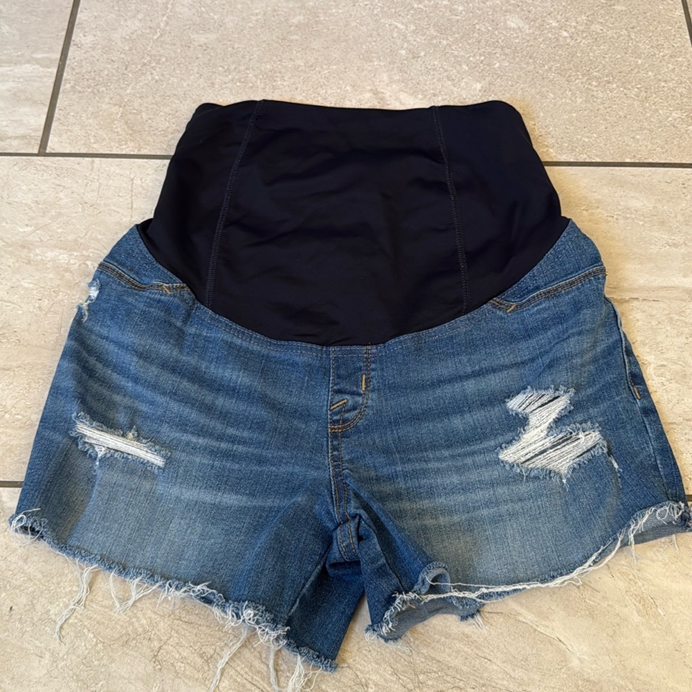 Isabel maternity Jean shorts over the belly size 4/27
